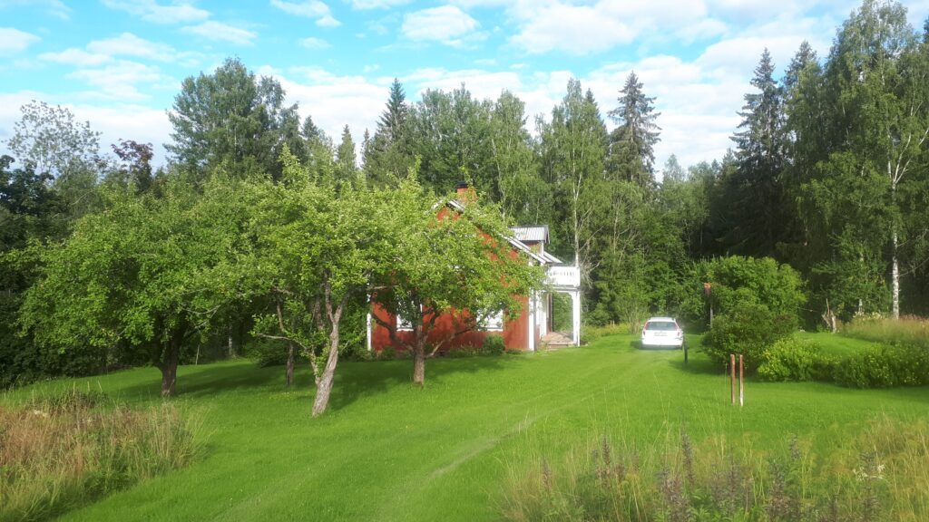 Cottage in Sweden with off-grid solar power