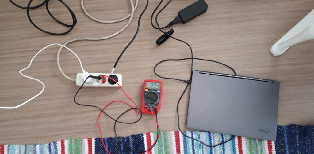 Charging a computer from off-grid solar power